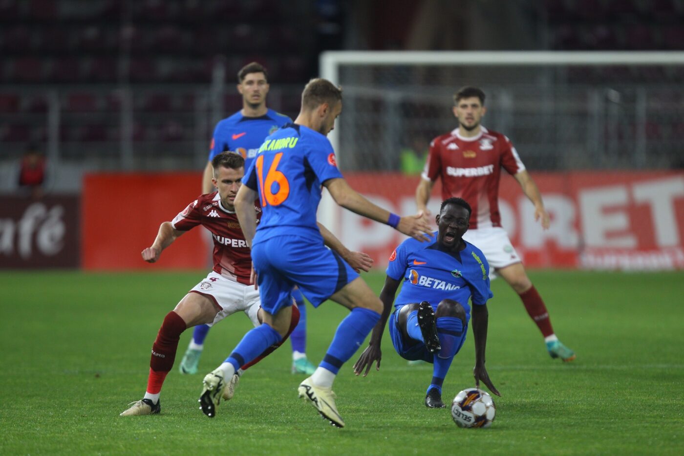 Inevitabilul s-a produs. Cine va arbitra meciul FCSB – Rapid București
