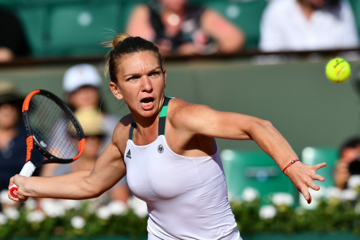 L’Equipe se înclină în fața Simonei Halep după victoria româncei la Hong Kong. „Și-a dus misiunea până la capăt”