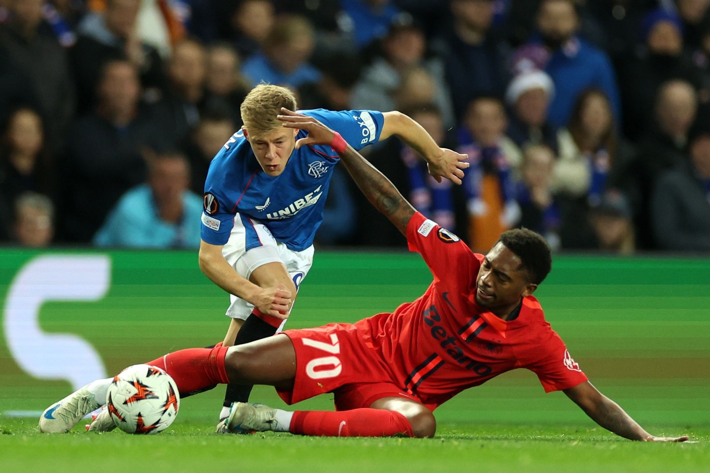 Malcom Edjouma și Luis Phelipe au îngropat-o pe FCSB cu Rangers! Gafa francezului, la golul de 2-0 al scoțienilor, după o pasă riscantă a brazilianului
