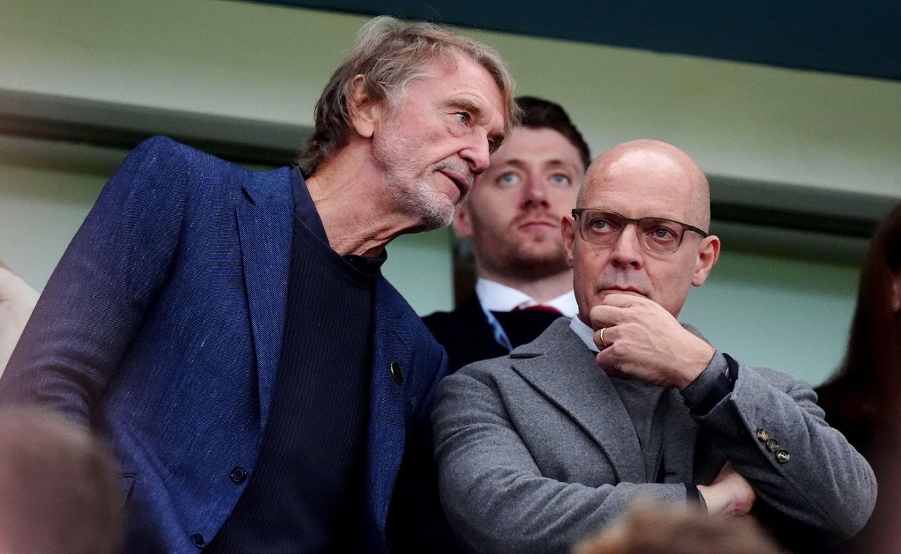 Măsuri de austeritate fără precedent la adversara FCSB din Europa League. Cei de la Manchester United s-au umilit în ultimul hal: ce i-au rugat pe rivalii de la City, dar au fost refuzați