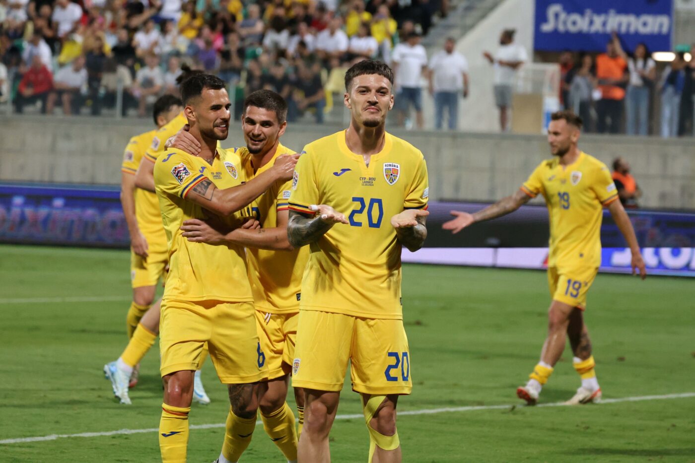 Naționala lui Chuck Norris a fost „o echipă mai mare”. Cronică de Gabriel Berceanu la Cipru – România 0-3: despre Mircea Lucescu și, cu voia dumneavoastră, măcar în ultimul rând, tricolorii