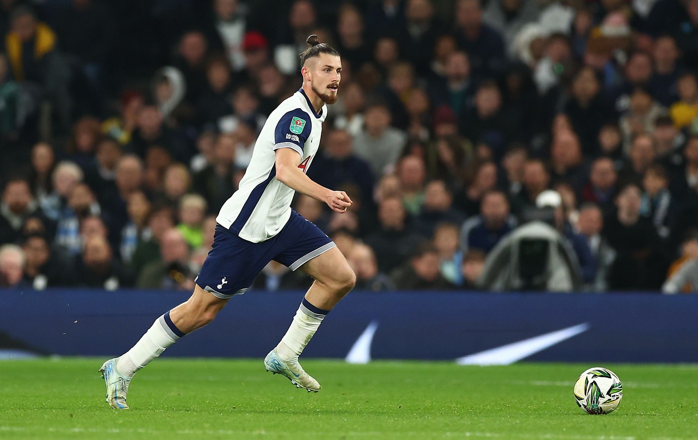 Nota primită de Radu Drăguşin după ce a jucat 96 de minute în victoria fantastică a lui Tottenham cu Manchester City în Cupa Ligii Angliei