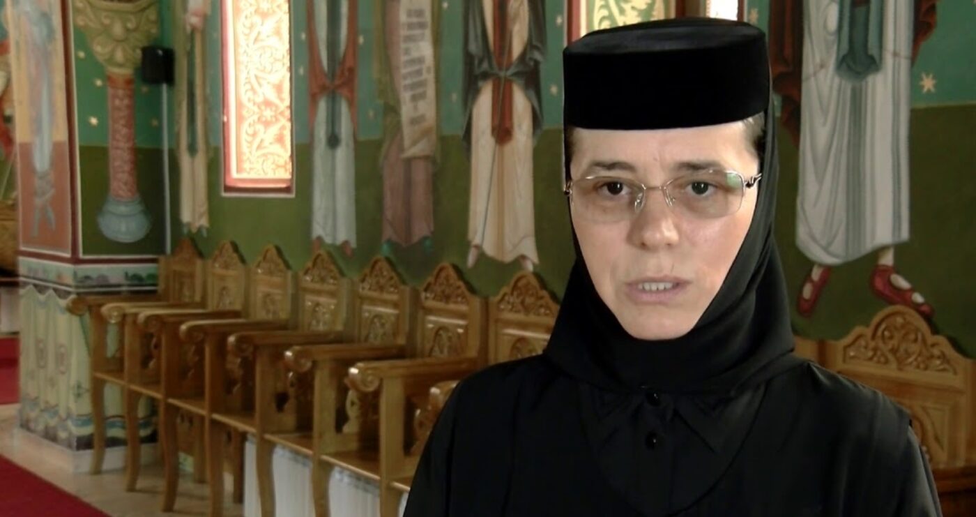 O gimnastă de performanță e Maica Ecaterina după ce s-a călugărit. Miracolul din Rădăuți are grijă de copiii abandonați