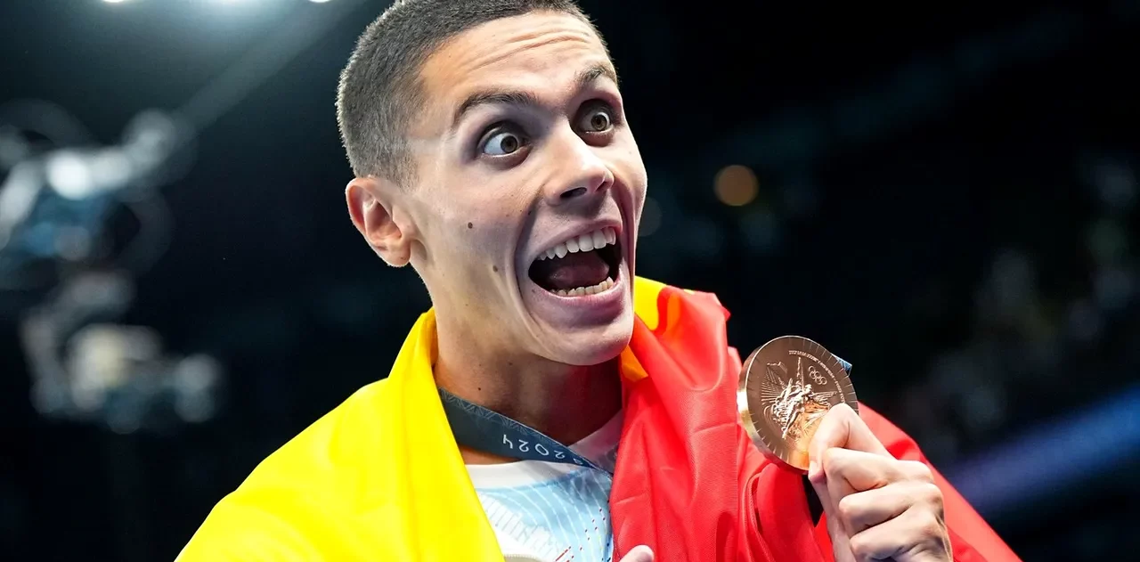 „Dacă eram maică-ta, te băteam de te sminteam! Nu mai bine o vindeam?”. Reacția fabuloasă a lui Teo Trandafir, când a auzit că David Popovici refuză să meargă cu maşinile primite de la Ion Țiriac