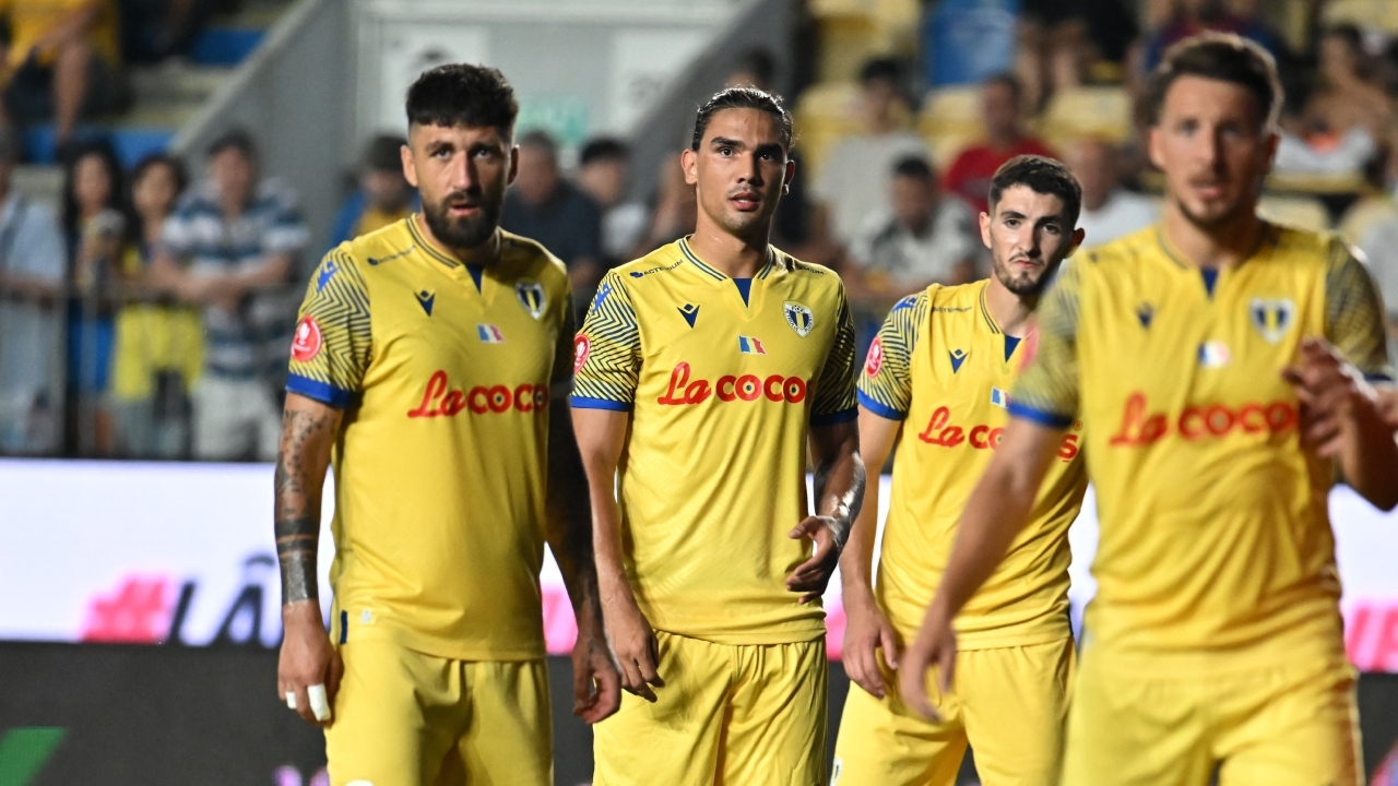 Ce se întâmplă în vestiar, cu jucătorii neplătiți de luni de zile! Dezvăluire despre atmosferă, după Petrolul Ploiești – CFR Cluj 0-0