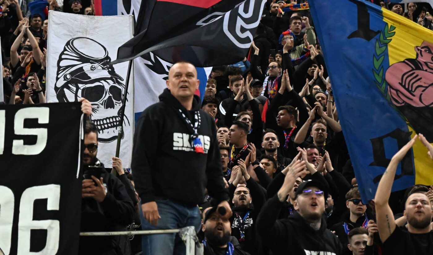 Reacția liderului Peluzei Nord FCSB, despre scandalul eşarfelor vândute la meciul cu Rangers. Gheorghe Mustață a rupt tăcerea: „Nu vrei, du-te la Tribuna 2”
