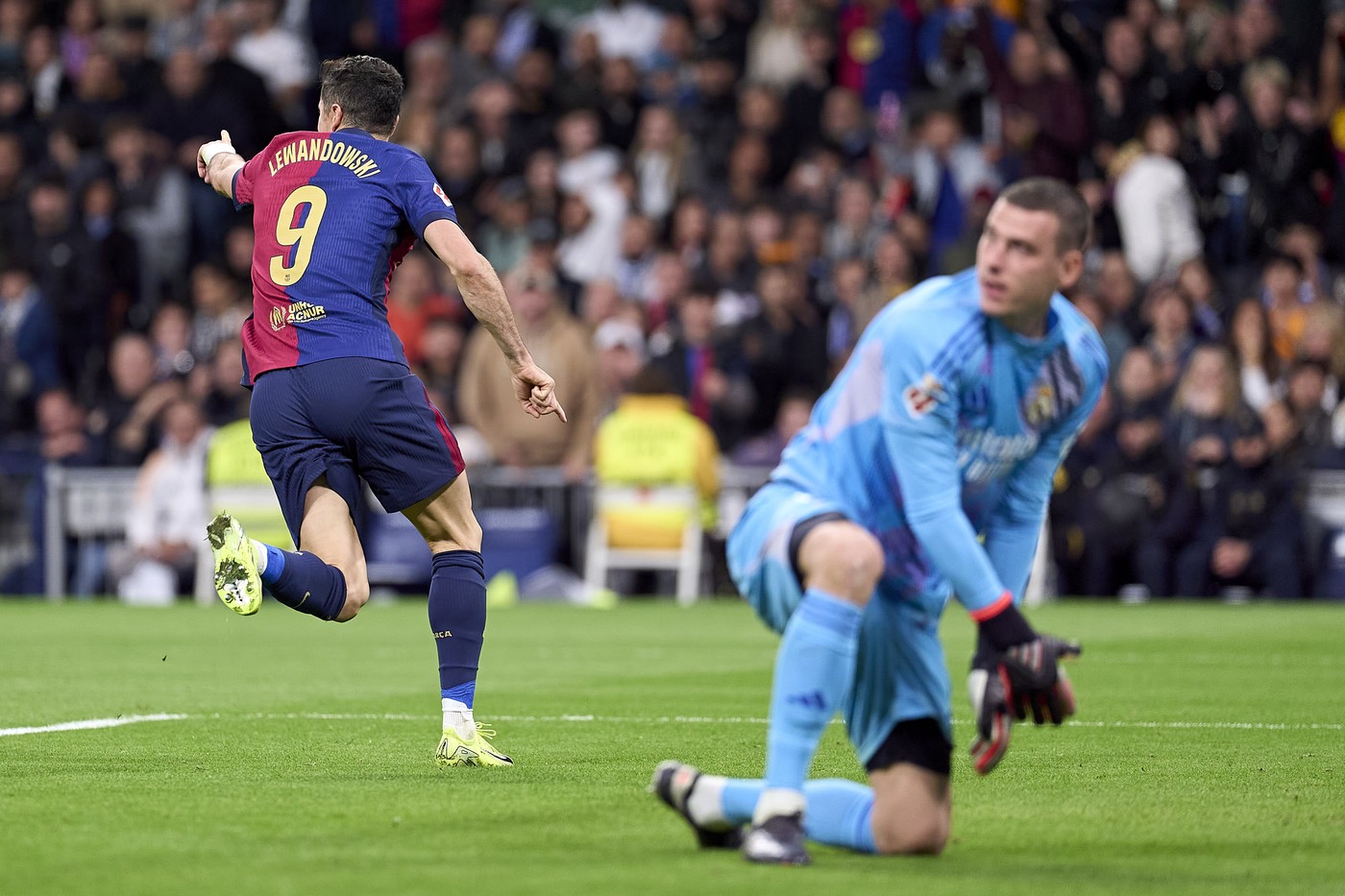 Real Madrid – FC Barcelona 0-4, în etapa 11 din La Liga. Primul „El Clasico” pentru Kylian Mbappe a fost un adevărat coșmar! Campioana Europei, călcată în picioare pe Santiago Bernabeu de marea rivală