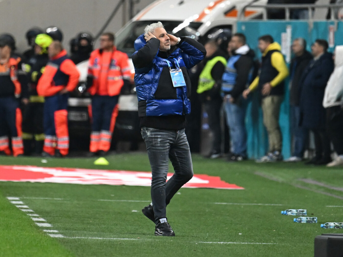Scandalul Charalambous – Șumudică! S-a aflat de la ce a plecat conflictul celor doi, de la finalul derby-ului: „Asta a crezut!”