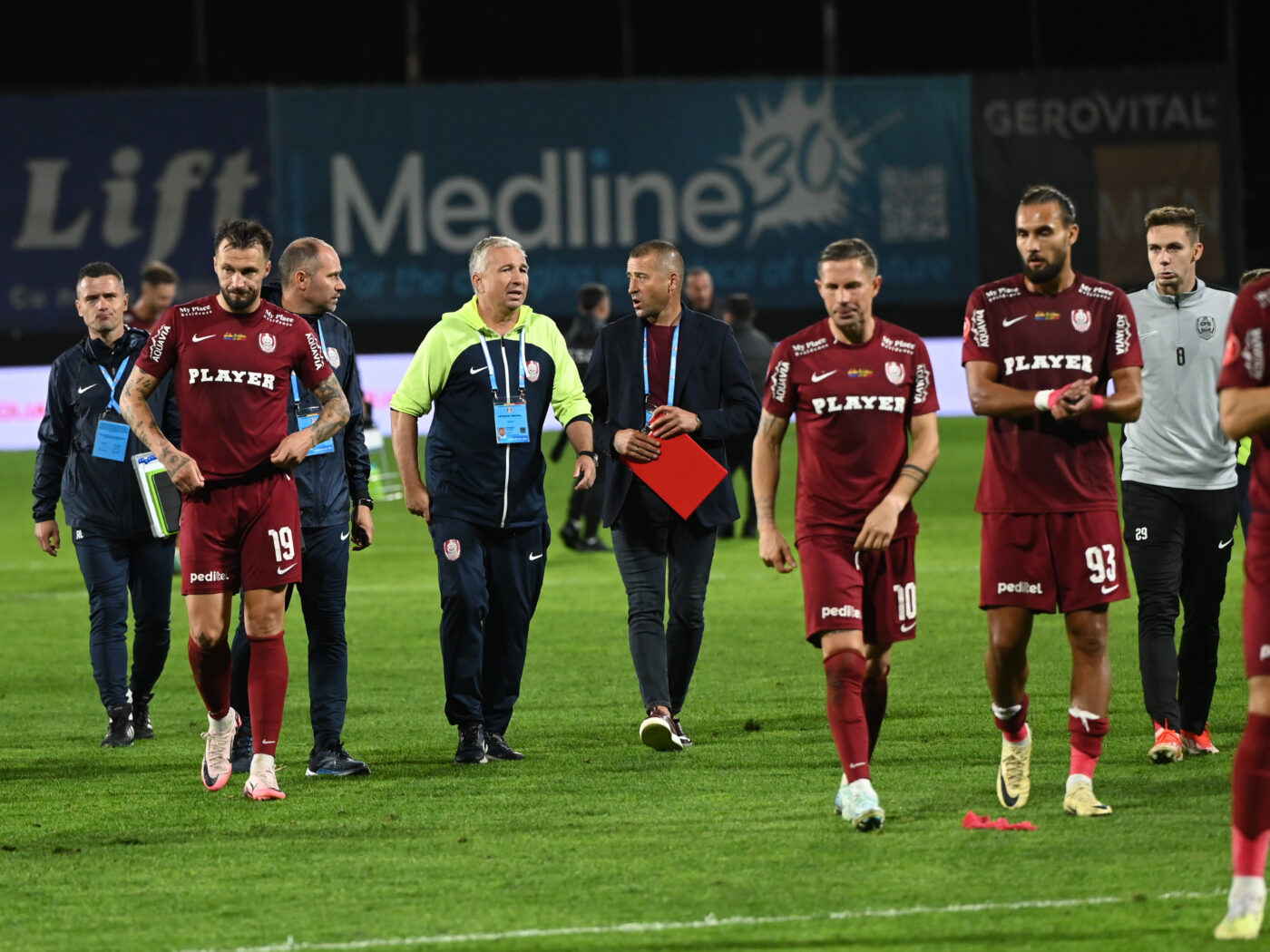 Singurul jucător cu care Dan Petrescu nu ține pasul. „Încerc să fiu primul, dar e greu”. Numărul rotund cu care se laudă vedeta de la CFR Cluj