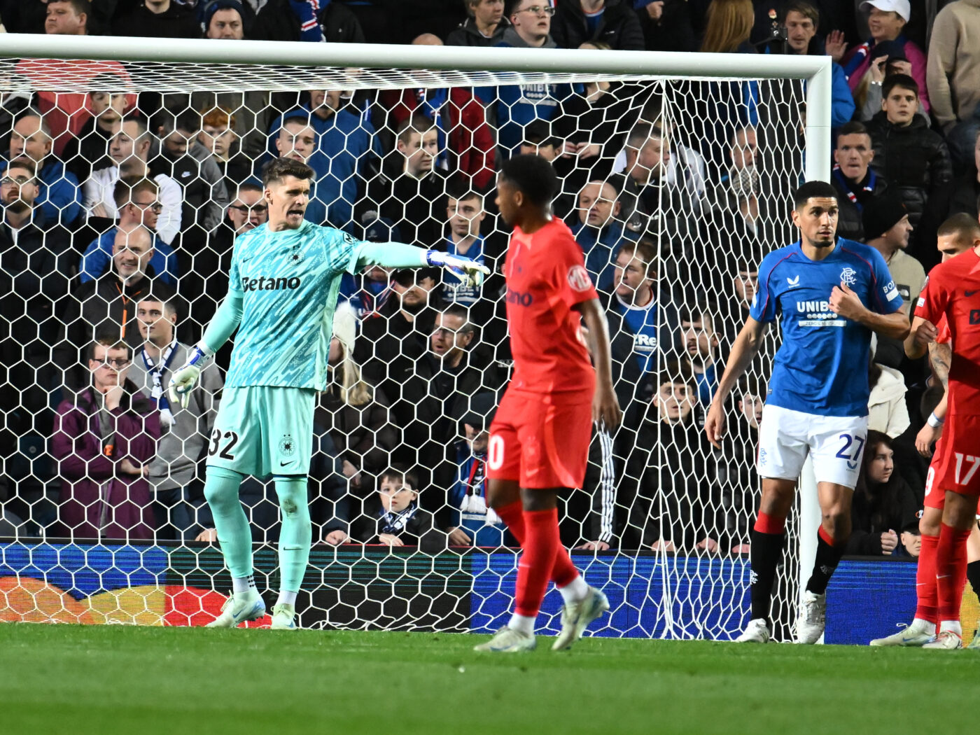 Ștefan Târnovanu a pus tunurile pe arbitrul italian, după Rangers – FCSB 4-0. „Nu s-a legat nimic pentru că am avut acel gol! Apoi, au făcut ce-au vrut ei”