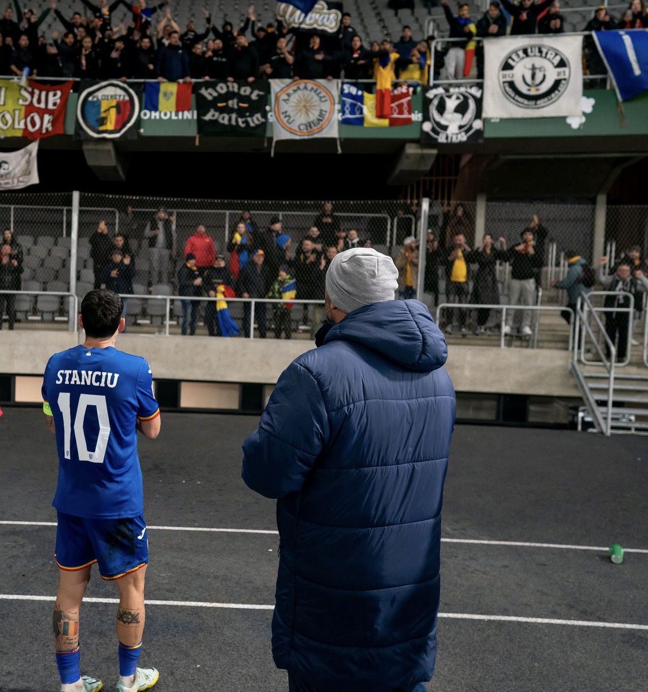 Tensiuni la Kaunas, după Lituania – România 1-2! Suporterii „tricolorilor”, reproșuri pentru jucătorii lui Mircea Lucescu: „Nu ne respectați!”. Ce a răspuns Nicolae Stanciu
