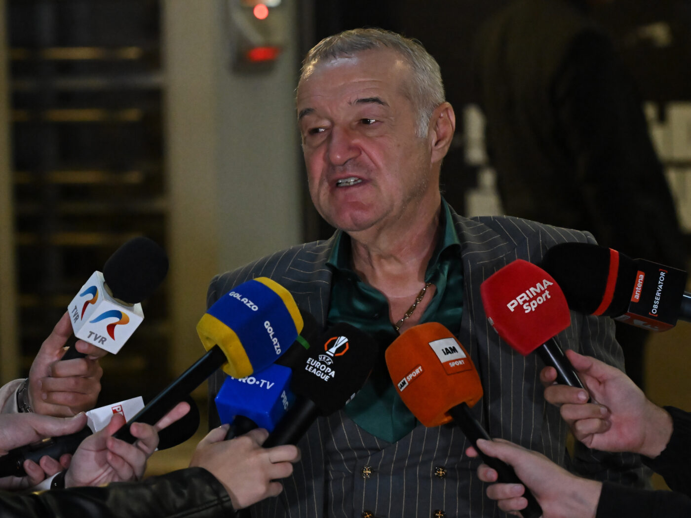 Toți oamenii patronului Gigi Becali. Cine sunt cei 6 „magnifici” care au stat în lojă, alături de miliardar, la PAOK – FCSB 0-1