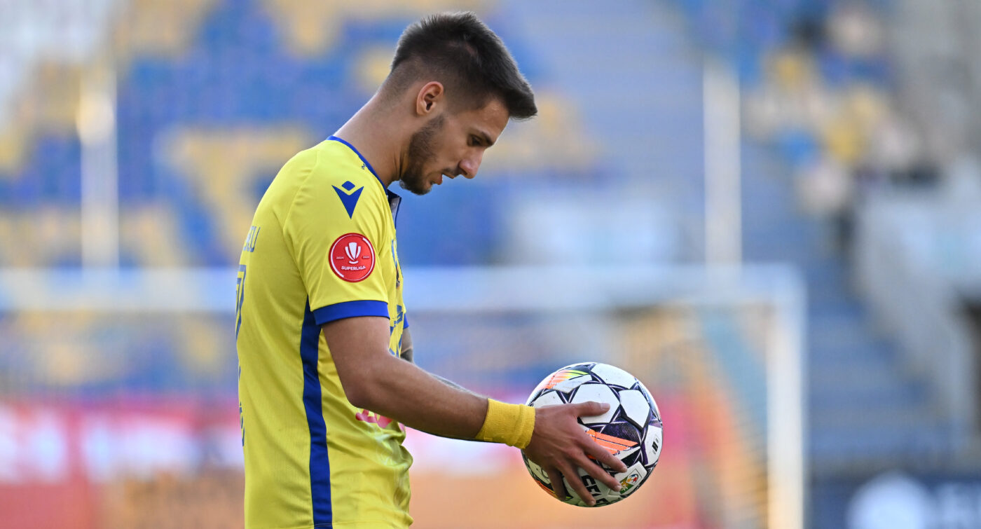 Veste uriașă pentru Dinamo și Rapid: Petrolul Ploiești a anunțat oficial câți bani vrea pentru noua senzație din Superliga, Mihnea Rădulescu. EXCLUSIV