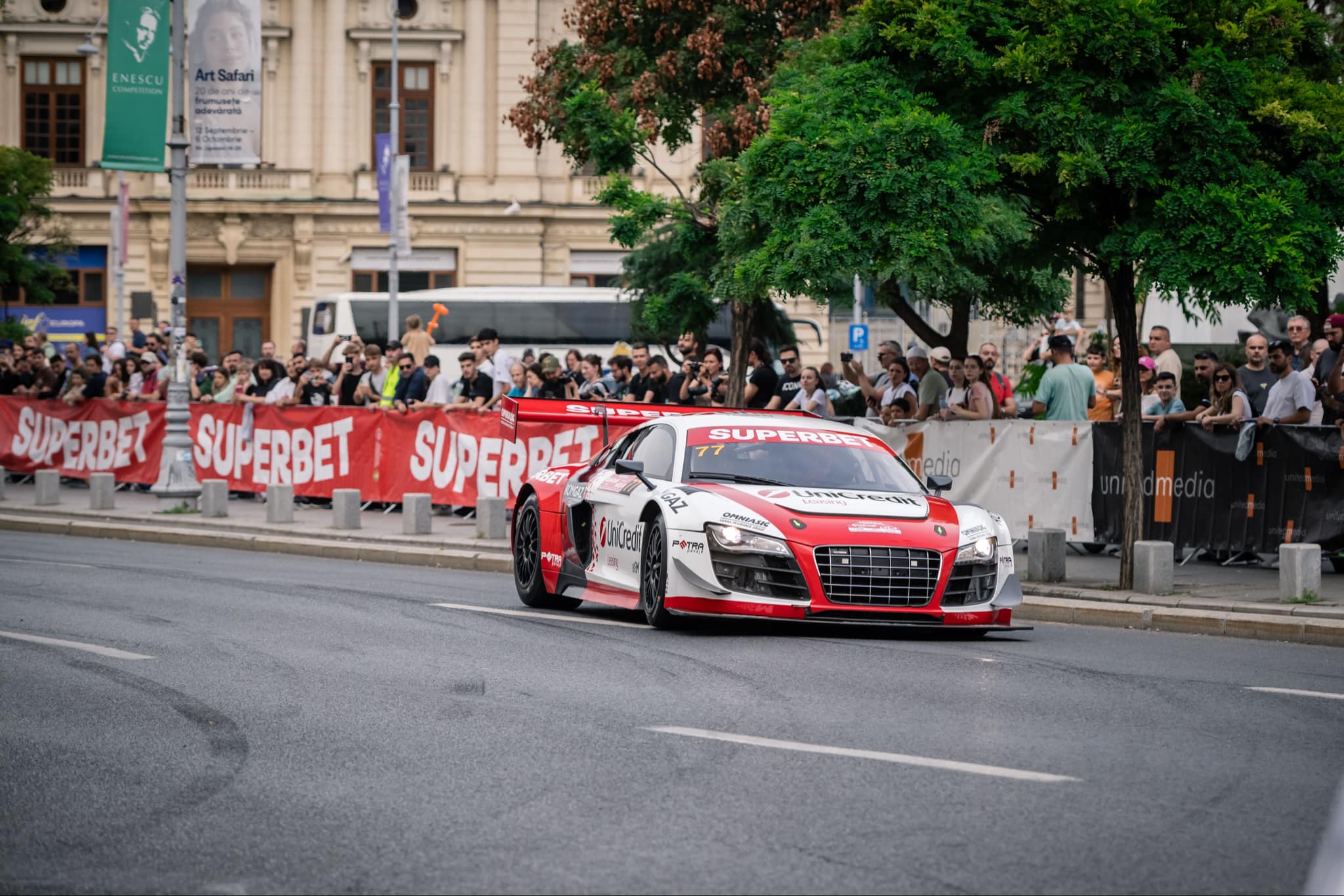Finală de super rally la malul mării. Piloți de top în lupta pentru ...