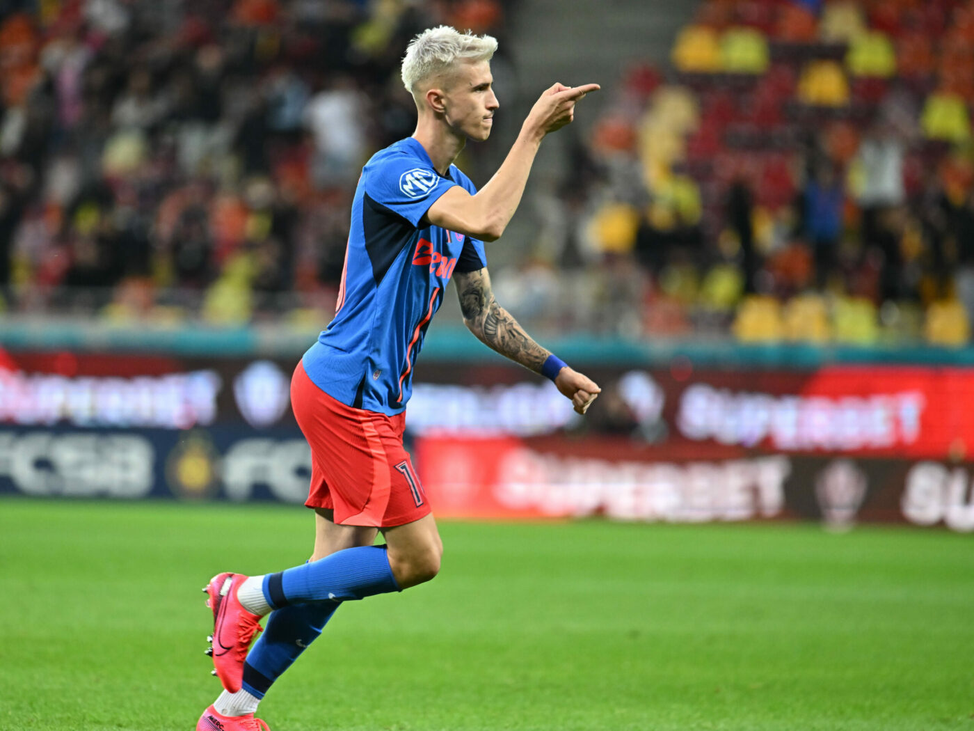 „Atunci va deveni un fotbalist foarte bun”. Rică Neaga știe de ce are nevoie Octavian Popescu pentru a „străluci”. EXCLUSIV