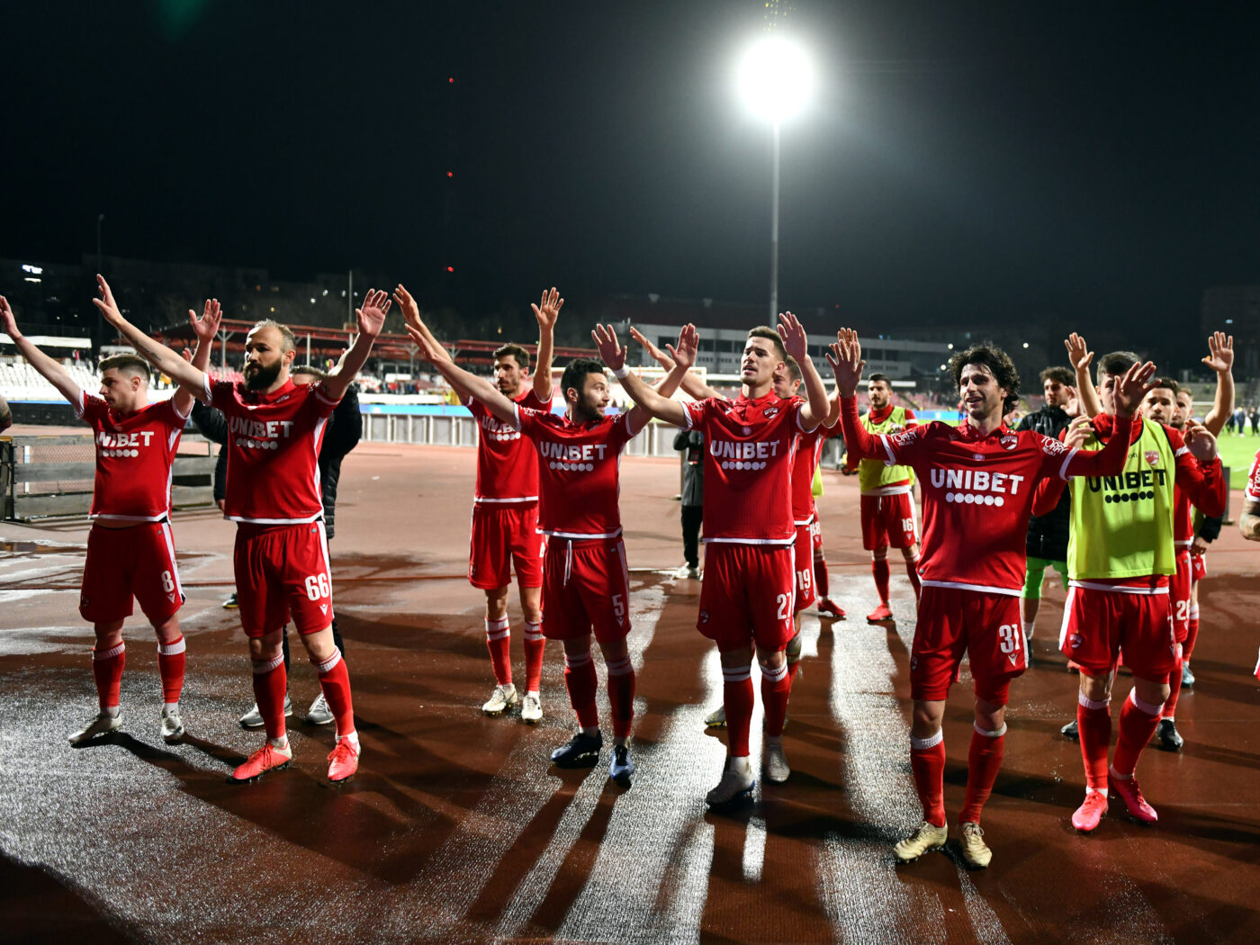 „Scăpați-mă de povara asta!” le cere elevilor lui Zeljko Kopic marcatorul din ultimul succes al „câinilor roșii” în „Derby de România”