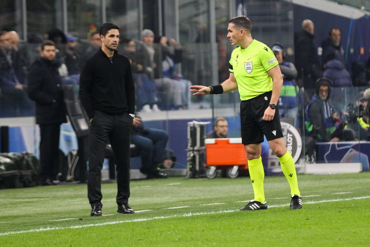 A doua gafă imensă pe care englezii spun că a făcut-o Istvan Kovacs! Românul e făcut praf în presa britanică pentru erorile din Inter – Arsenal 1-0