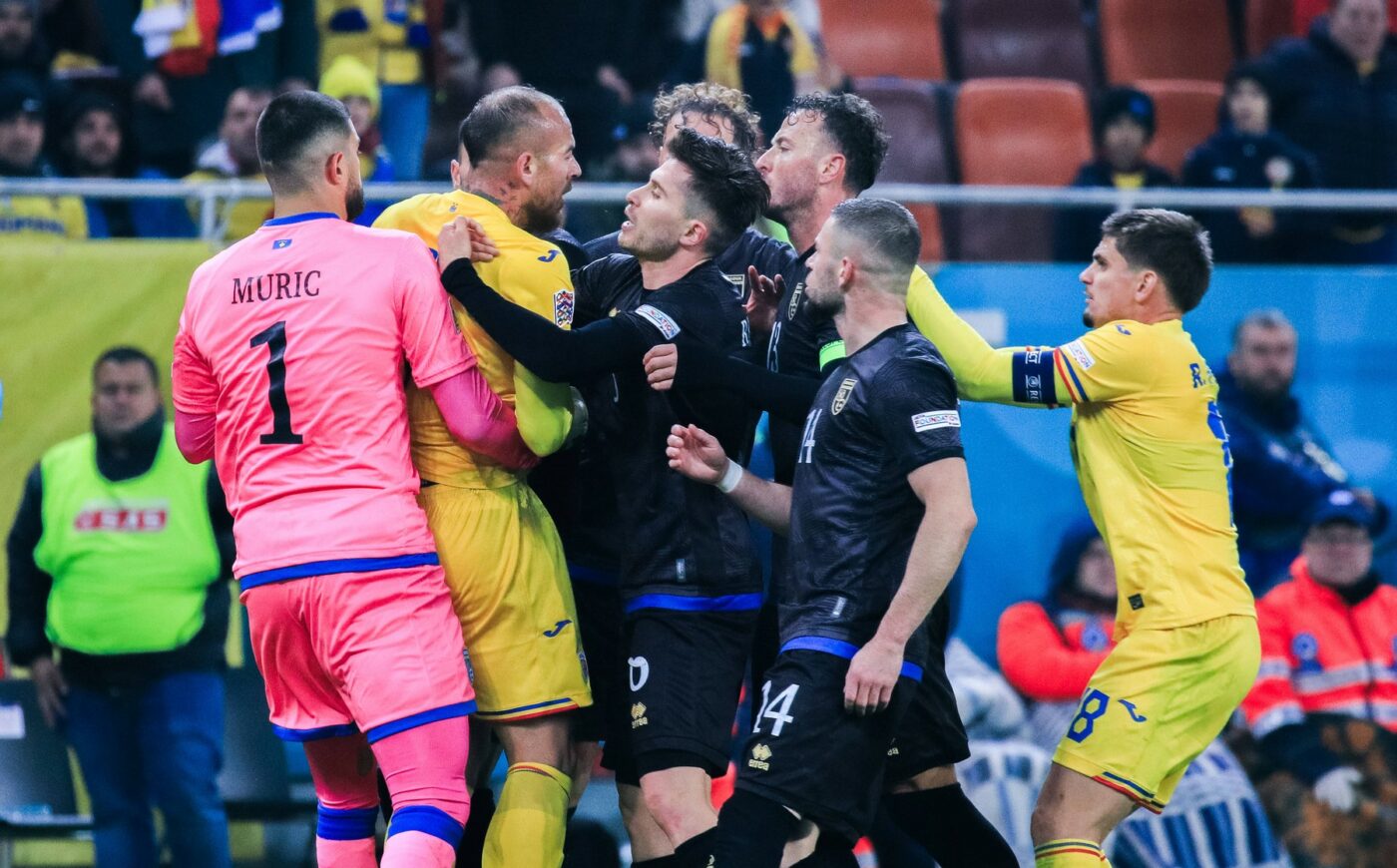 Aceasta va fi decizia UEFA după scandalul de la România – Kosovo! Am aflat cine va câștiga, de fapt, cu 3-0 la masa verde și ce pedepse vor primi românii, kosovarii, dar și arbitrul și observatorul partidei. EXCLUSIV