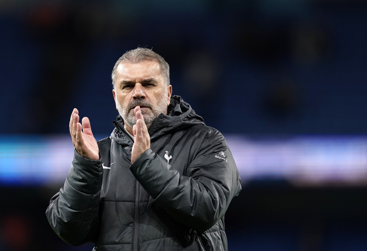 Ange Postecoglou l-a lăudat pe Radu Drăgușin cum nu a mai făcut-o niciodată, după Manchester City – Tottenham 0-4. Ce a spus antrenorul despre fundașul român