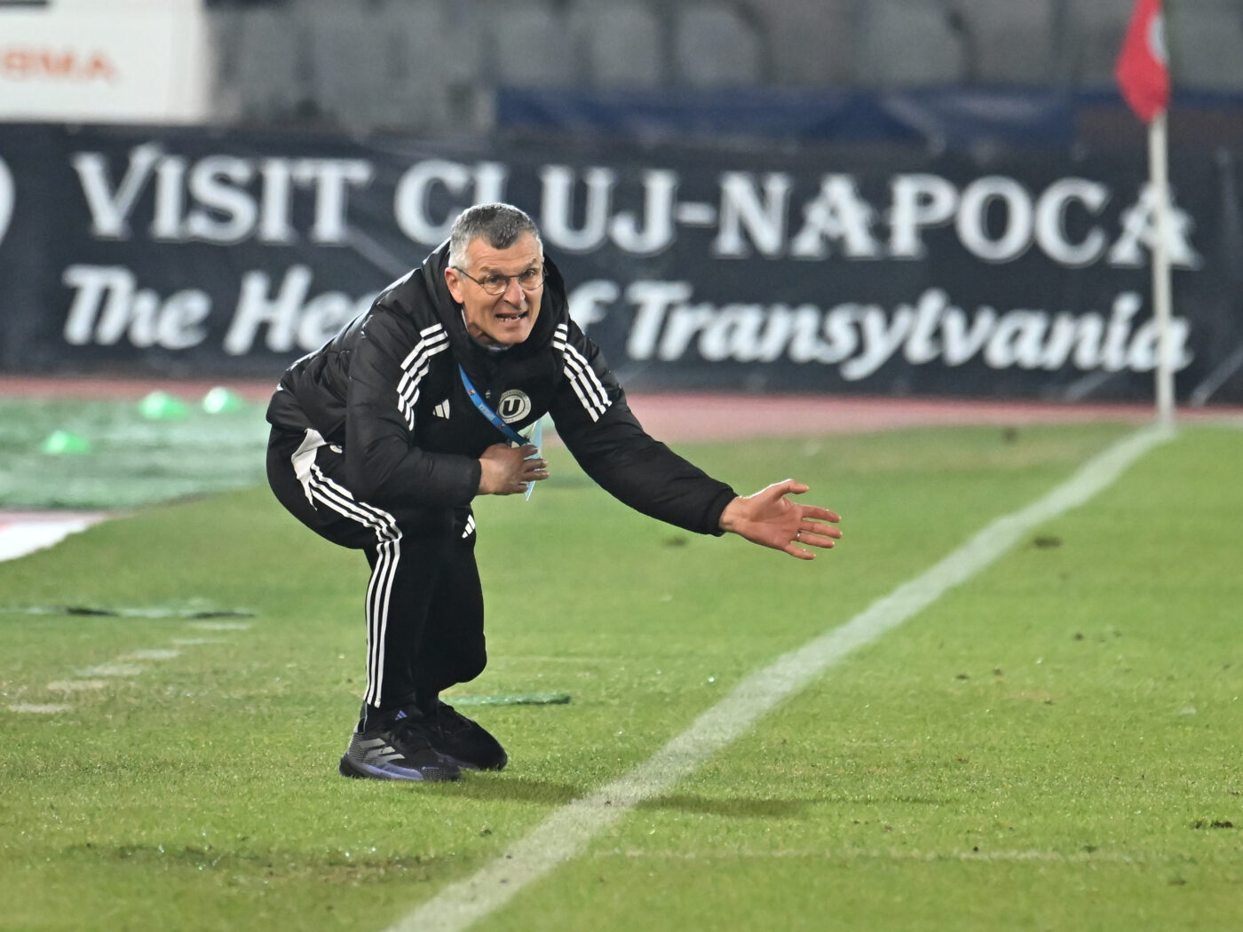 Calmul Ioan Ovidiu Sabău a explodat de furie la adresa arbitrului, după U Cluj – FCSB 1-2. „Asta e ceea ce nu înțeleg”