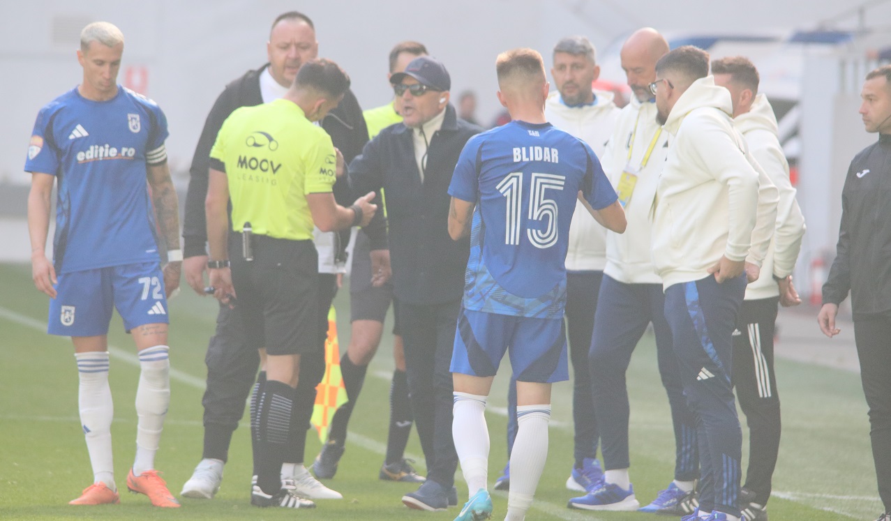 Ce i-a zis Adrian Mititelu arbitrului după ce a intrat pe teren, exasperat de deciziile acestuia!