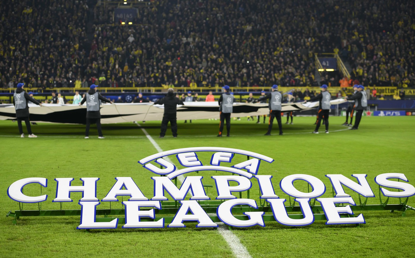 Inter Milano – Arsenal 1-0, Bayern – Benfica 1-0, Steaua Roșie – Barcelona 2-5, PSG – Atletico Madrid 1-2 Live Video Online în etapa 4 din Liga Campionilor. Trupa lui Diego Simeone dă lovitura în prelungiri