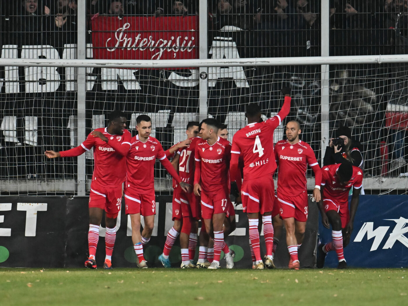 Dinamo București a cerut să se intoneze imnul „Deșteaptă-te, române!” la meciul cu Sepsi și a urmat o decizie scandaloasă a celor care răspund de organizare
