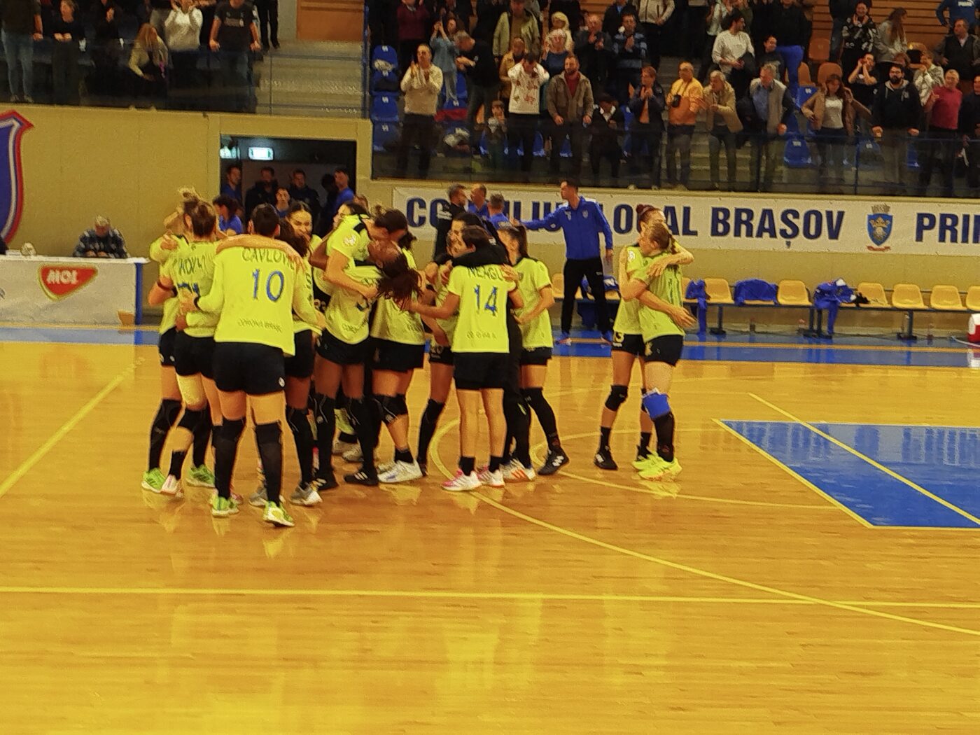 Dramatism sub Tâmpa. Corona Brașov a câștigat derby-ul cu Gloria Bistrița din Liga Florilor. Bogdan Burcea, după ce l-a învins pe Florentin Pera: „Să fim realiști”