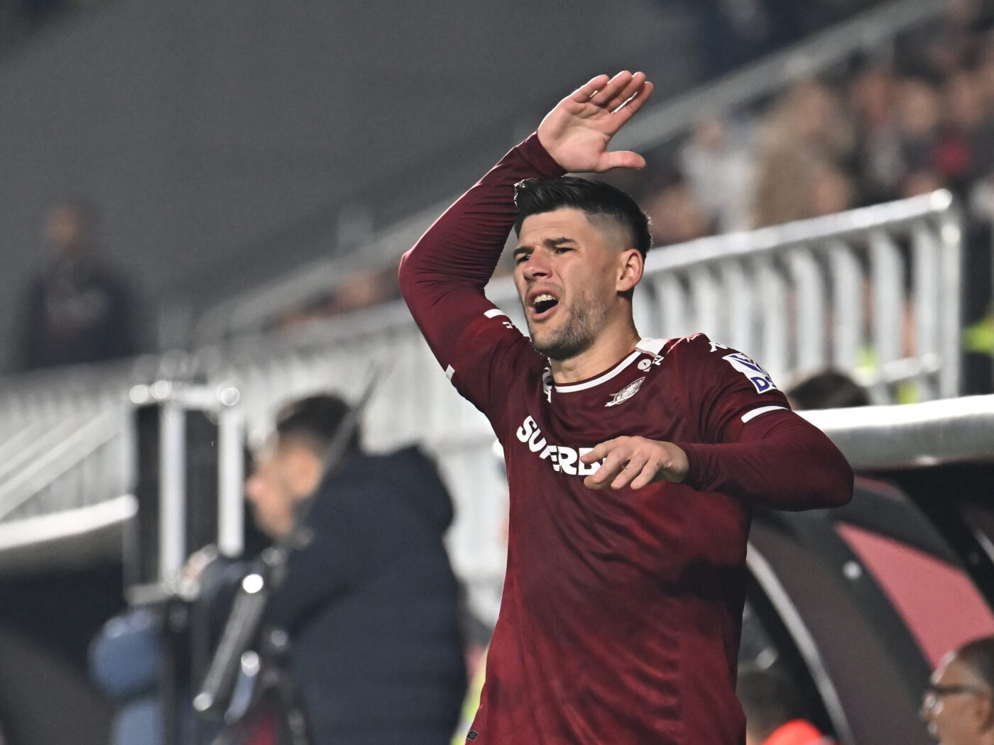 Fotbalistul de la Rapid, plecăciuni în fața lui Cristi Săpunaru, după victoria cu Hermannstadt, 1-0: „Stăm amândoi în cameră. E un idol pentru mine!”