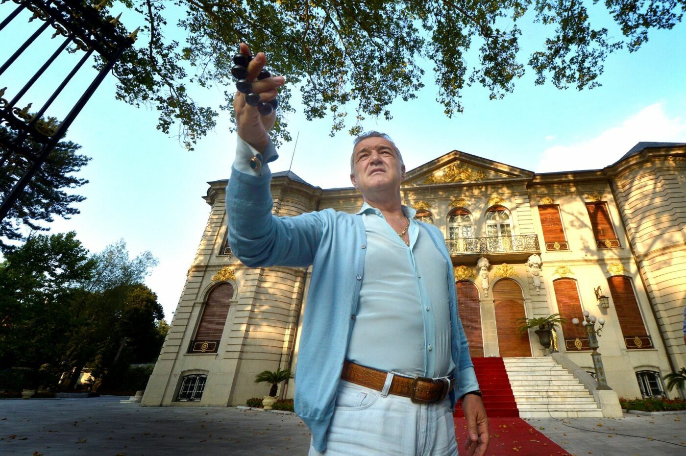 Gigi Becali, lovit de blestem. Ce a pățit și fotbalistul de 7.000.000 de euro