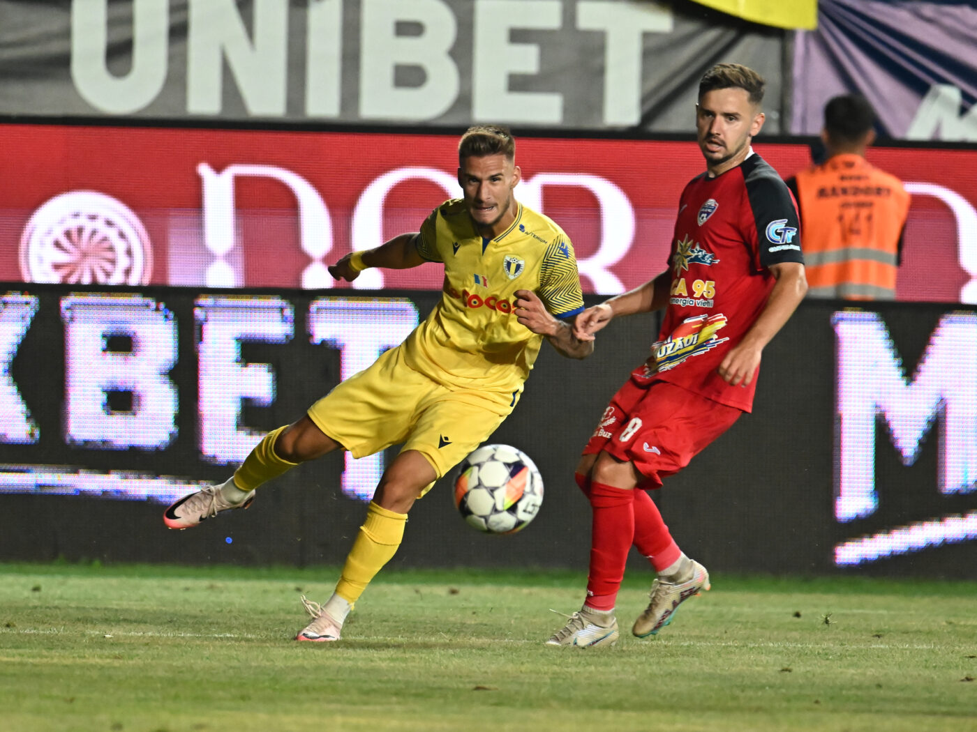 Gloria Buzău – Petrolul Ploiești 0-1, în a 16-a etapă din Superliga. Ploieștenii obțin o victorie la limită și urcă pe locul 2 în clasament
