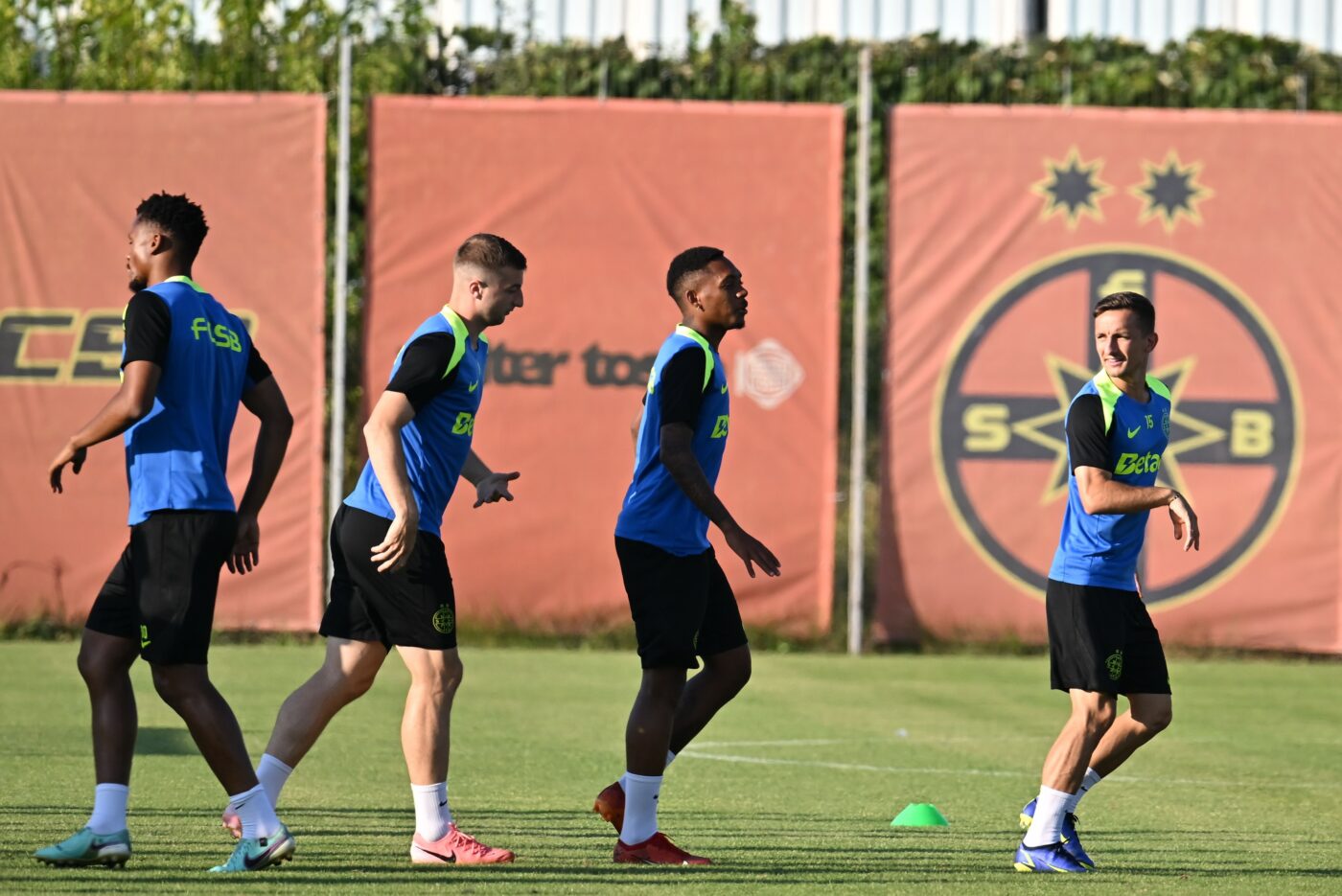 L-a bătut pe Gigi Becali şi acum face primul transfer de la FCSB. Ce atacant ia de la campioana României