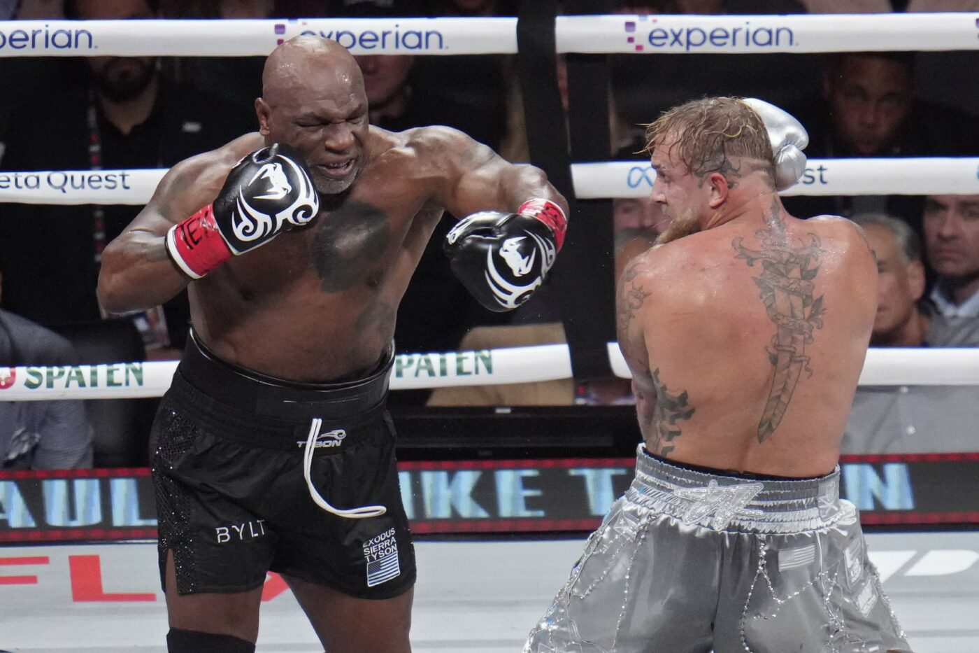 Mike Tyson, dezvăluire cutremurătoare după lupta pierdută cu Jake Paul: „Am fost aproape de moarte, am avut nevoie de 8 transfuzii de sânge”