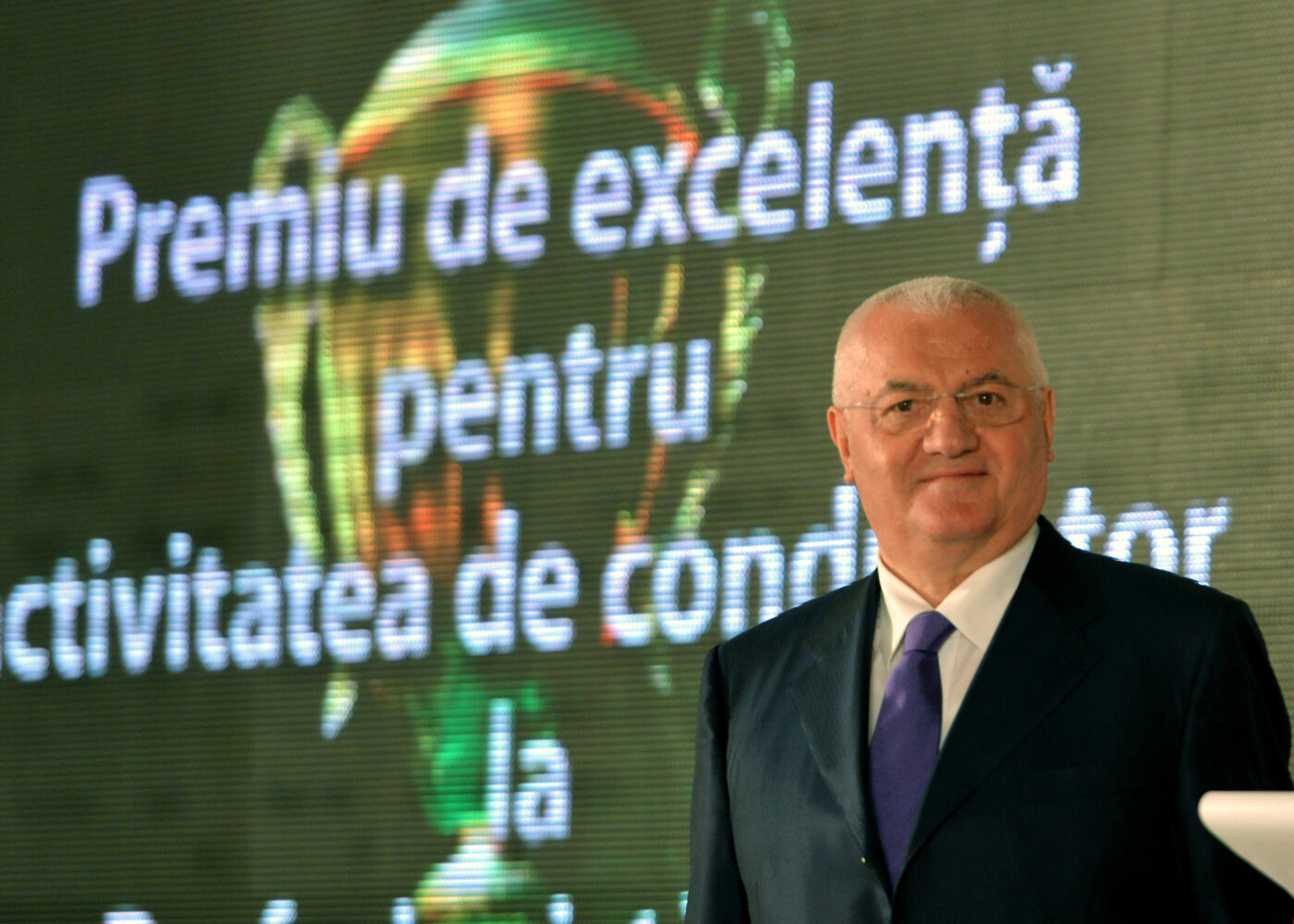 Mitică Dragomir, invidios pe ingeniozitatea magnatului care făcut 25.000.000.000 de dolari într-o noapte