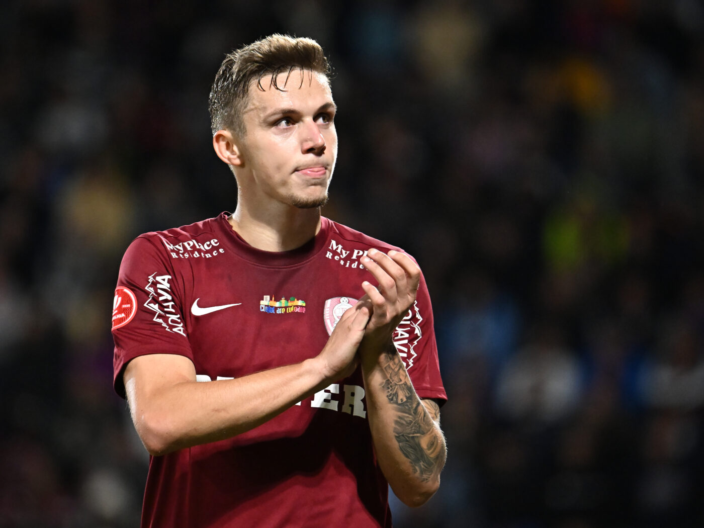 Nelu Varga dezvăluie că a primit trei oferte concrete pentru Louis Munteanu! Patronul de la CFR Cluj îi cere lui Mircea Lucescu să îl convoace pe atacant: „Părerea mea este că trebuia și el să fie la națională”. EXCLUSIV