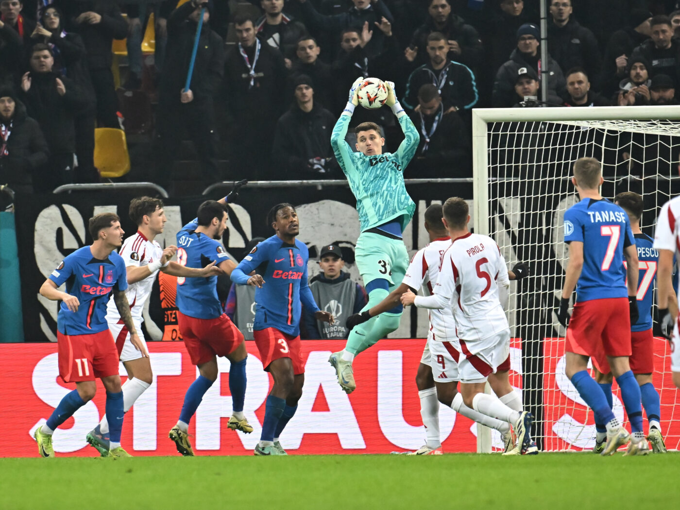 Presa din Ungaria, șocată de rezultatul partidei FCSB – Olympiacos 0-0. Ce au scris maghiarii despre câștigătoarea Conference League