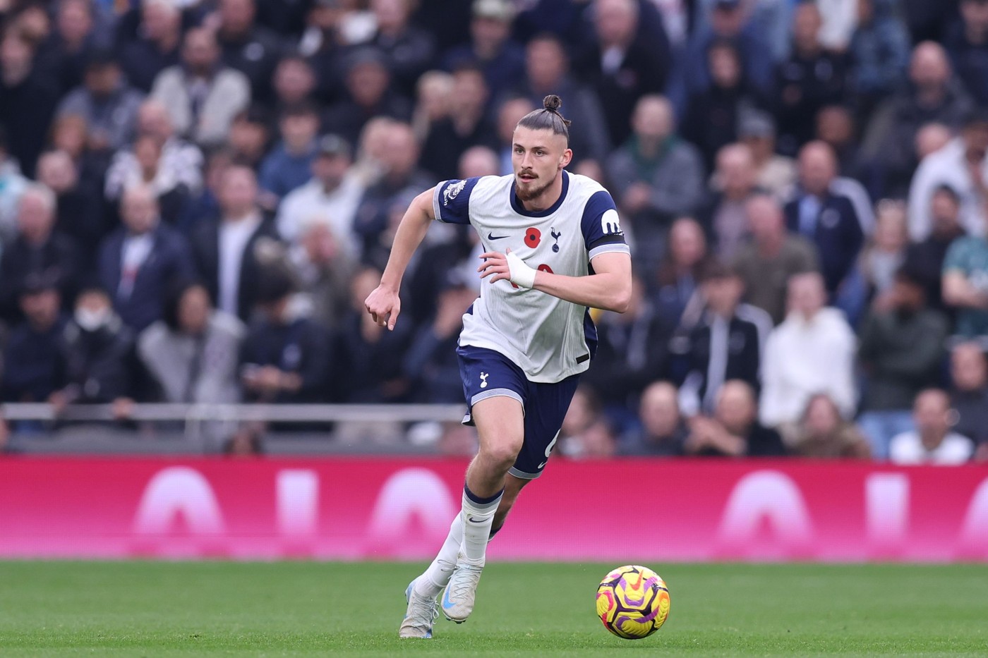 Dezastru complet! Radu Drăguşin a luat cea mai mică notă de pe teren la pauza meciului Galatasaray – Tottenham, după ce echipa lui a primit 3 goluri