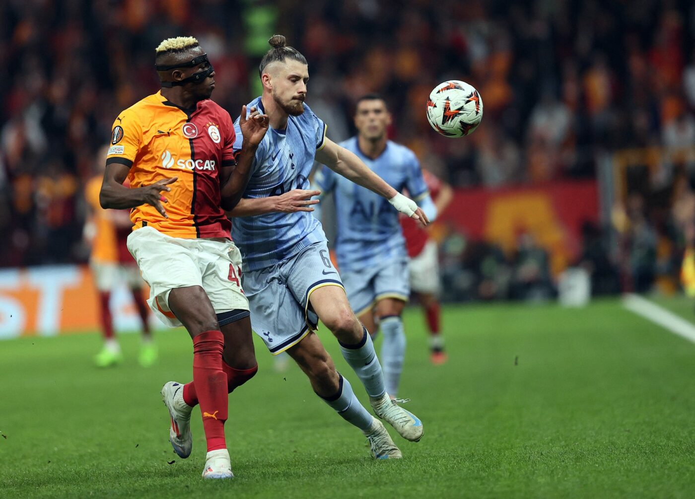 Statistica șocantă care îl pune într-o lumină proastă pe Radu Drăgușin! „E cel mai slab din Europa League”