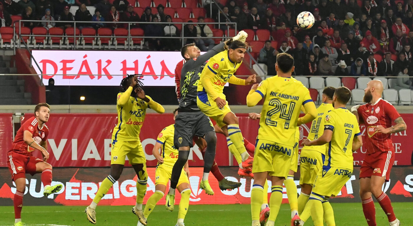 „Suntem doborâți mental!”. Dezastru la Petrolul după cele două puncte pierdute în superioritate numerică împotriva lui Sepsi, scor 1-1