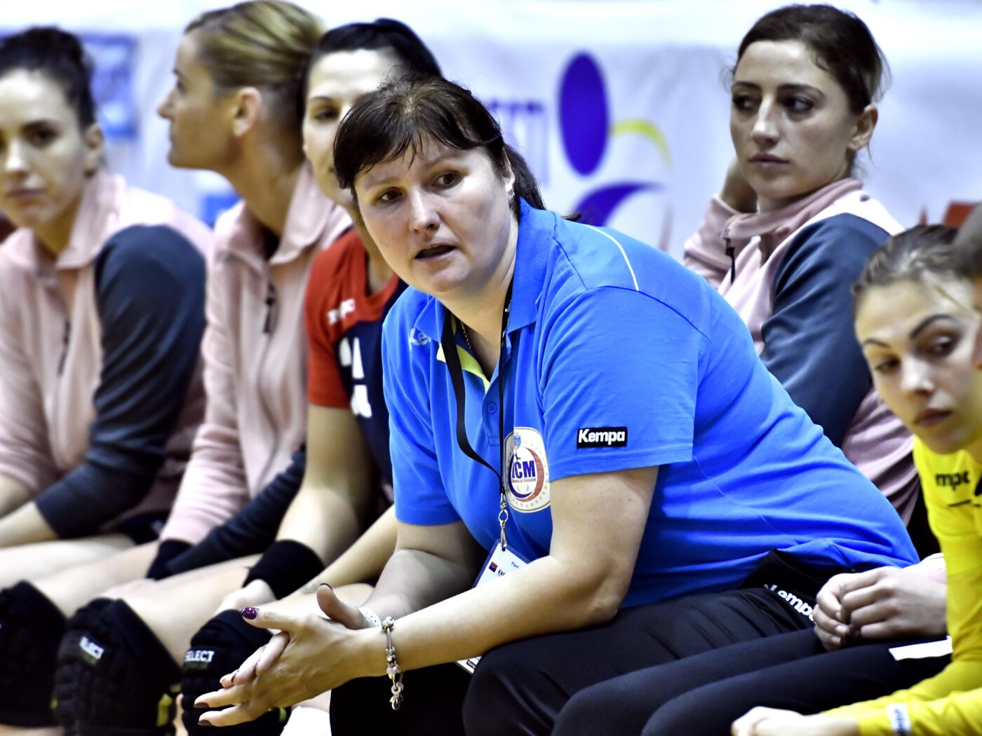 Top 5 știri din handbalul feminin! Cu cine a semnat Luminița Huțupan – Dinu și ce jucătoare străină a învins-o de una singură pe CSM București