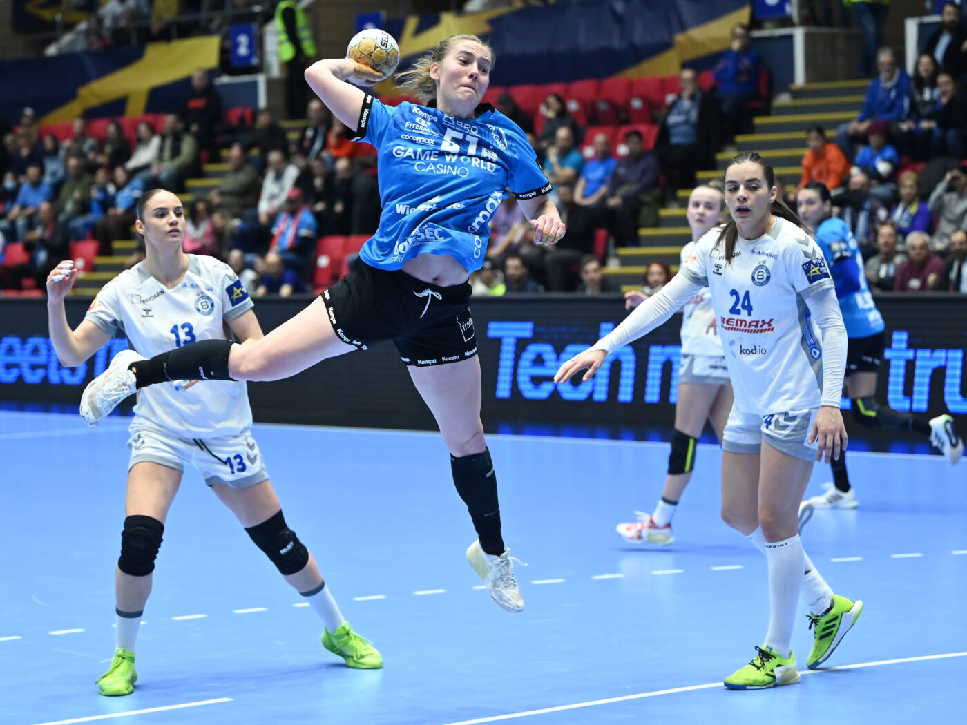 Top 5 știri din handbal: Laslo și Kapitanovici puse pe liber, cine a devenit căpitan la Gloria Bistrița! Ce prețuri de intrare sunt la meciul CSM București – Ferencvaros din Sala Polivalentă