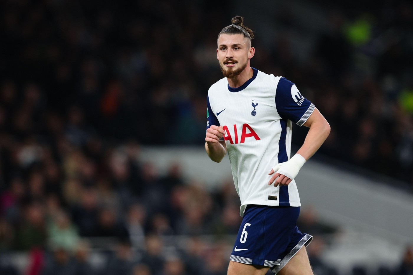 Un nume cu greutate a anunțat în Anglia decizia pe care Tottenham a luat-o în cazul transferului lui Radu Drăgușin în această iarnă
