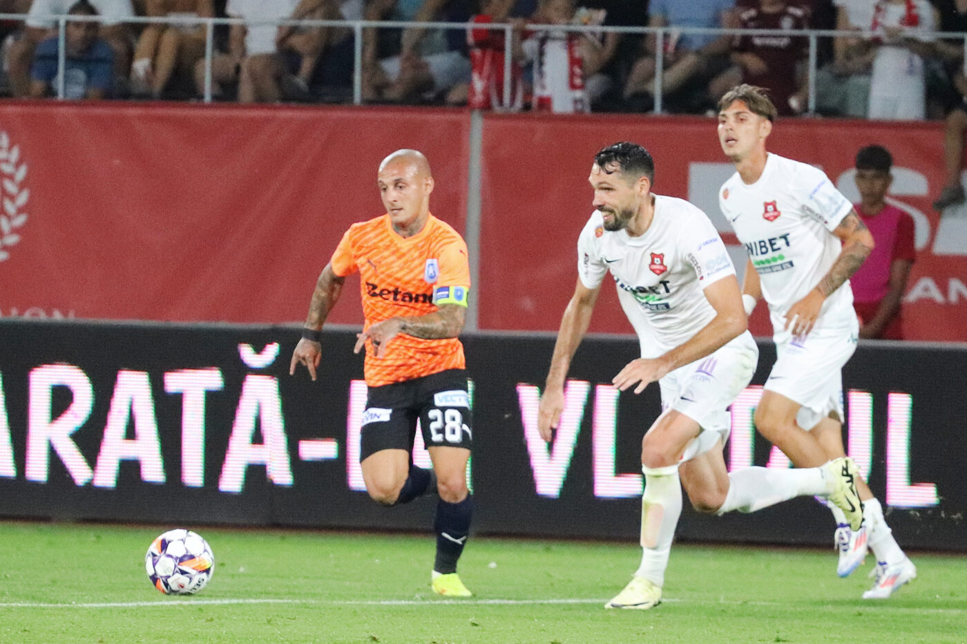 Universitatea Craiova – Hermannstadt 2-1, Live Video Online în etapa 16 din Superliga. Gruparea din Bănie preia conducerea