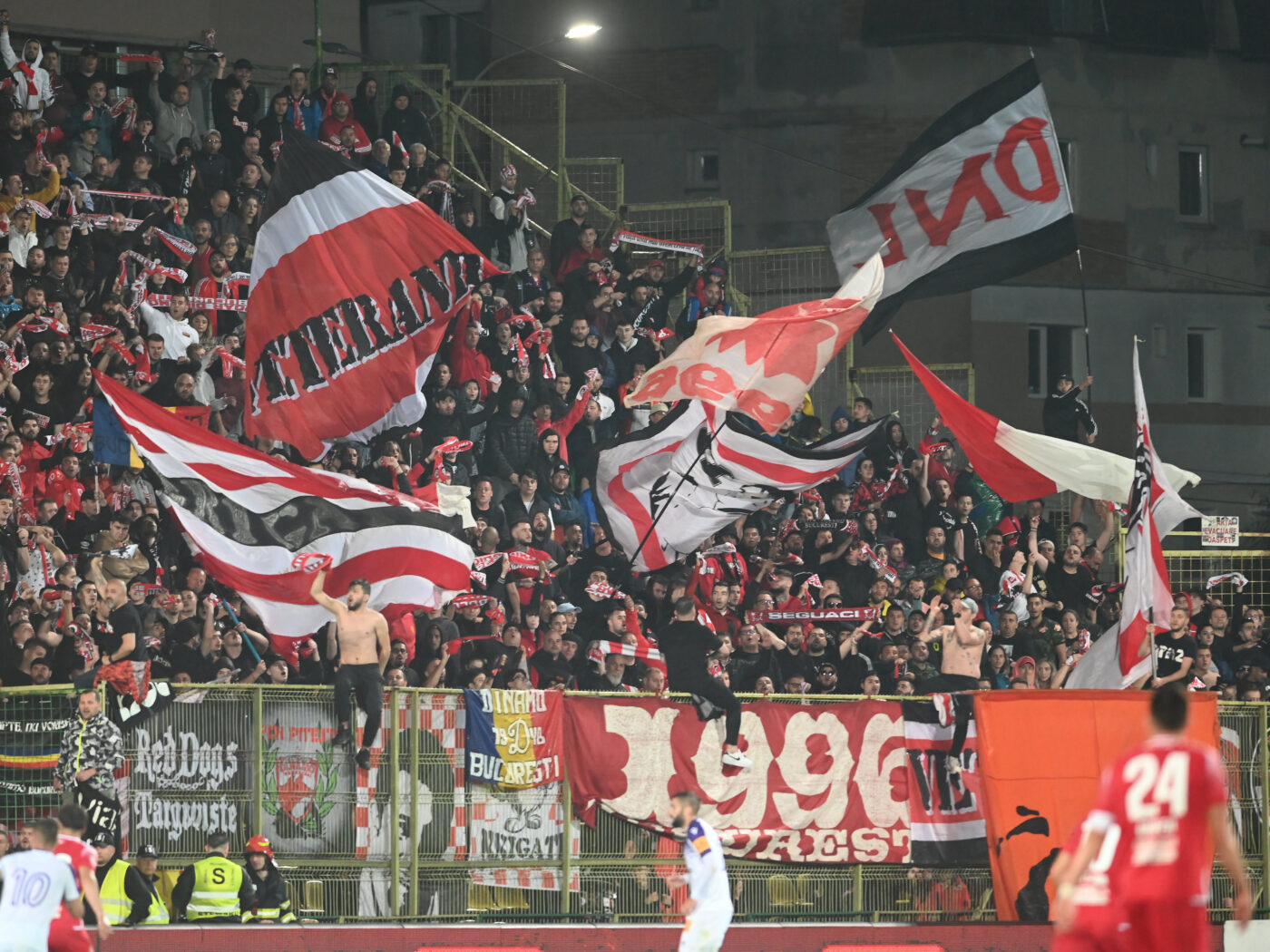 Veste de impact pentru suporterii lui Dinamo! „Câinii” ar mai putea să prindă un singur meci pe Arena Națională până la finalul anului. Ce s-a hotărât în culise și decizia luată în privința derby-ului cu CFR Cluj. EXCLUSIV