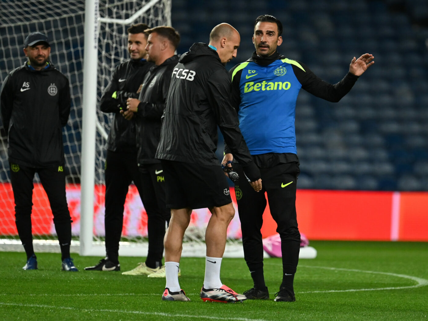„Nu am cuvinte să fac asta”. Situația disperată a indisponibililor l-a făcut pe Elias Charalambous să reacționeze așa, după U Cluj – FCSB 1-2