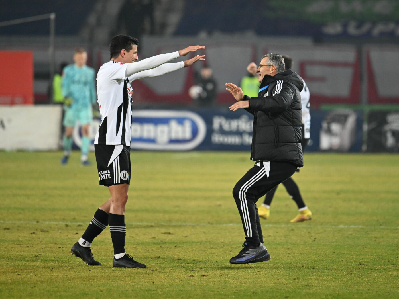 A venit de la 13.000 de kilometri, e pasionat de istorie și de limbi străine. Cine este fotbalistul care a decis derby-ul Clujului în Superliga. SPECIAL