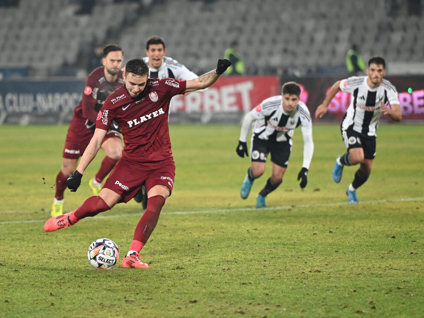 Dan Petrescu a intrat în vestiar la pauza meciului U Cluj – CFR Cluj şi le-a spus asta fotbaliştilor săi. Louis Munteanu a dezvăluit totul