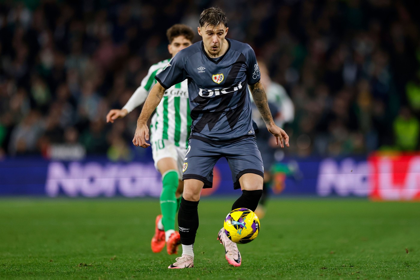 Îl prinde „radarul”. Andrei Rațiu, singurul fotbalist român aflat pe lista de transferuri a lui Real Madrid și pe cea a Barcelonei, în ultimul deceniu, e într-un top fabulos