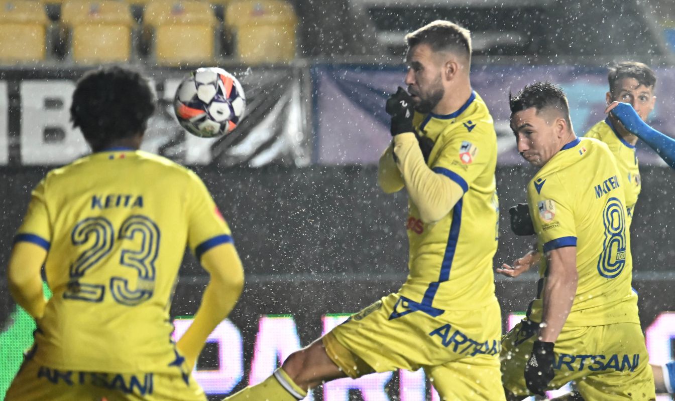 Încă două lovituri primite de Petrolul înaintea meciului cu liderul Universitatea Cluj