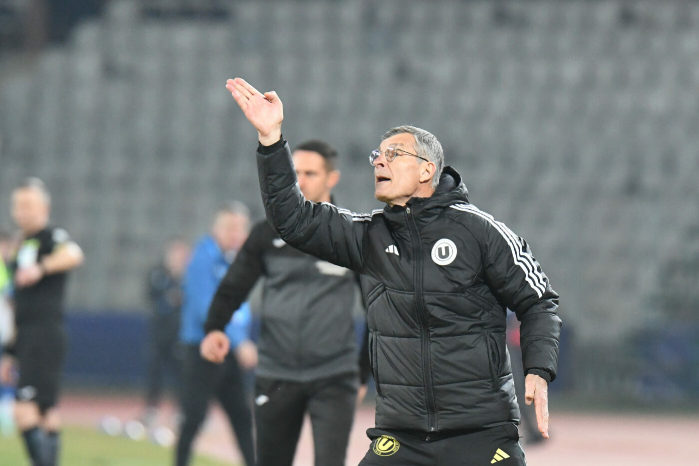 Ioan Ovidiu Sabău i-a făcut praf pe fotbaliştii lui U Cluj, după eşecul cu UTA Arad